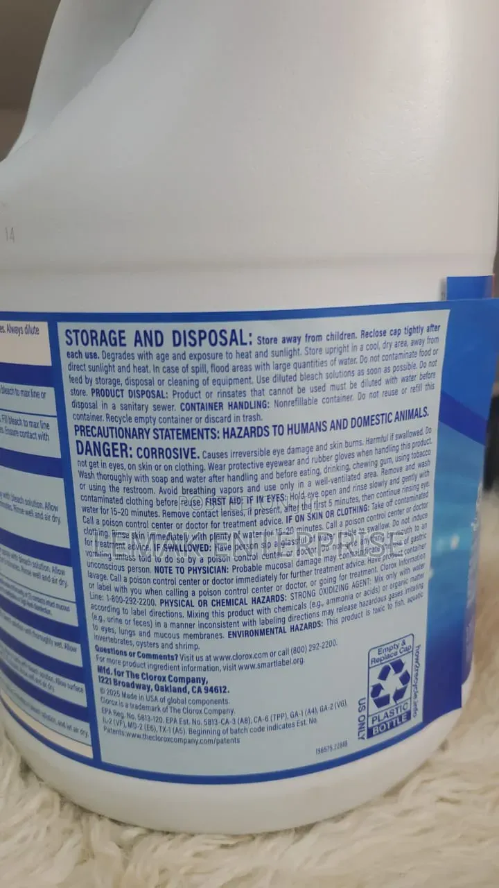 Clorox Disinfecting Bleach.