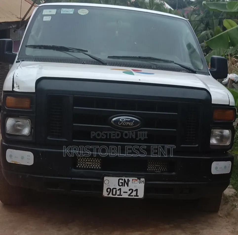 Ford E350 2014 Red
