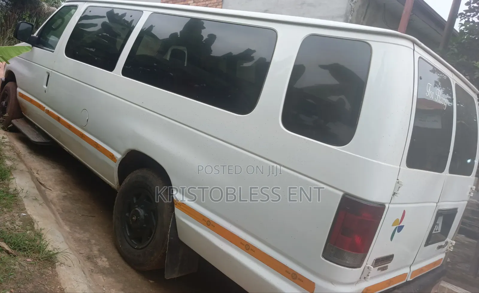 Ford E350 2014 Red