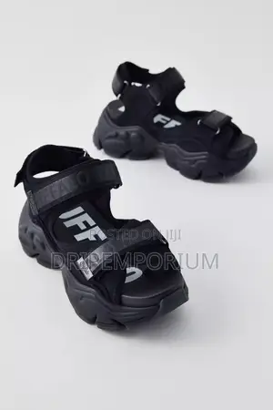 BUFFALO Chunky Sandals