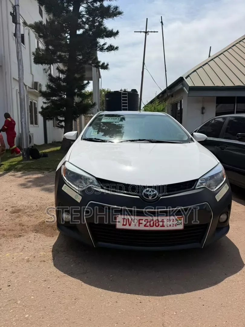 Toyota Corolla S 4dr Sedan (1.8L 4cyl CVT) 2016 White