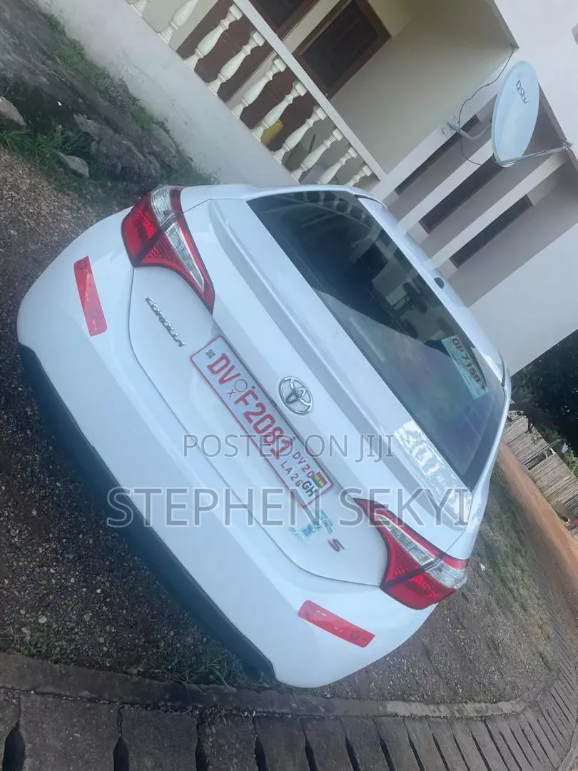Toyota Corolla S 4dr Sedan (1.8L 4cyl CVT) 2016 White