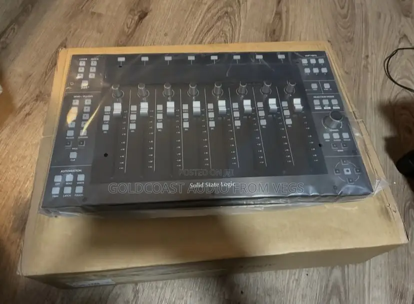 Solid State Logic UF8 Advanced DAW Controller