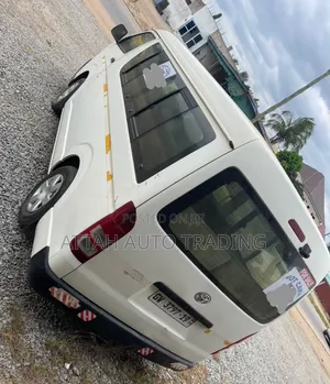 Toyota HiAce 2010 White