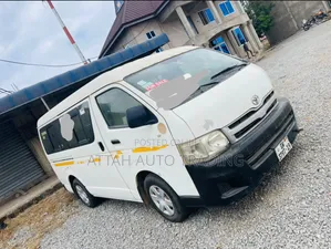 Toyota HiAce 2010 White