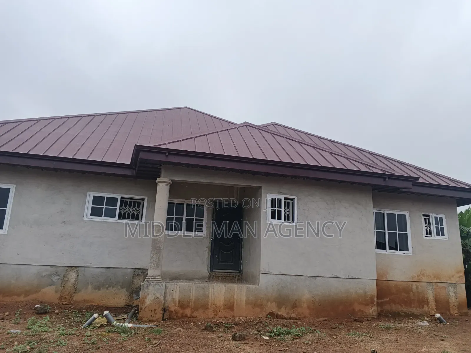 6bdrm House in Middle Man Agency, Ejisu-Juaben Municipal for sale