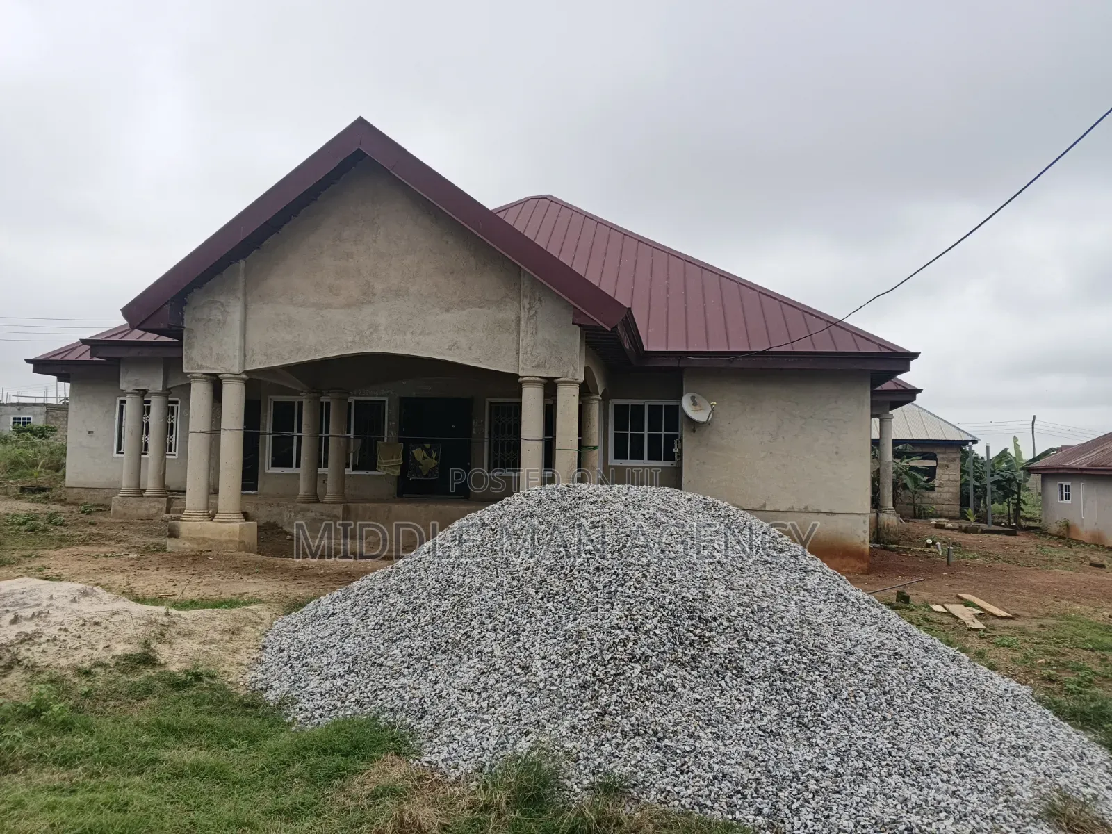 6bdrm House in Middle Man Agency, Ejisu-Juaben Municipal for sale
