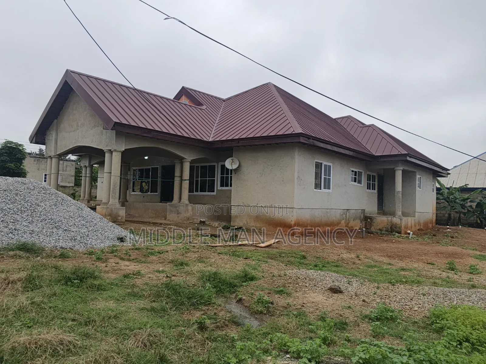 6bdrm House in Middle Man Agency, Ejisu-Juaben Municipal for sale