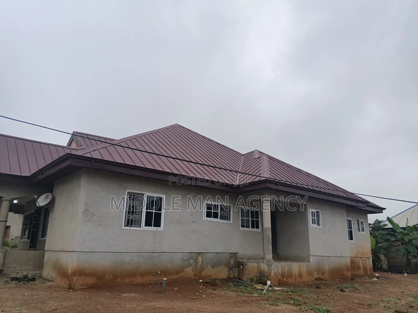 6bdrm House in Middle Man Agency, Ejisu-Juaben Municipal for sale