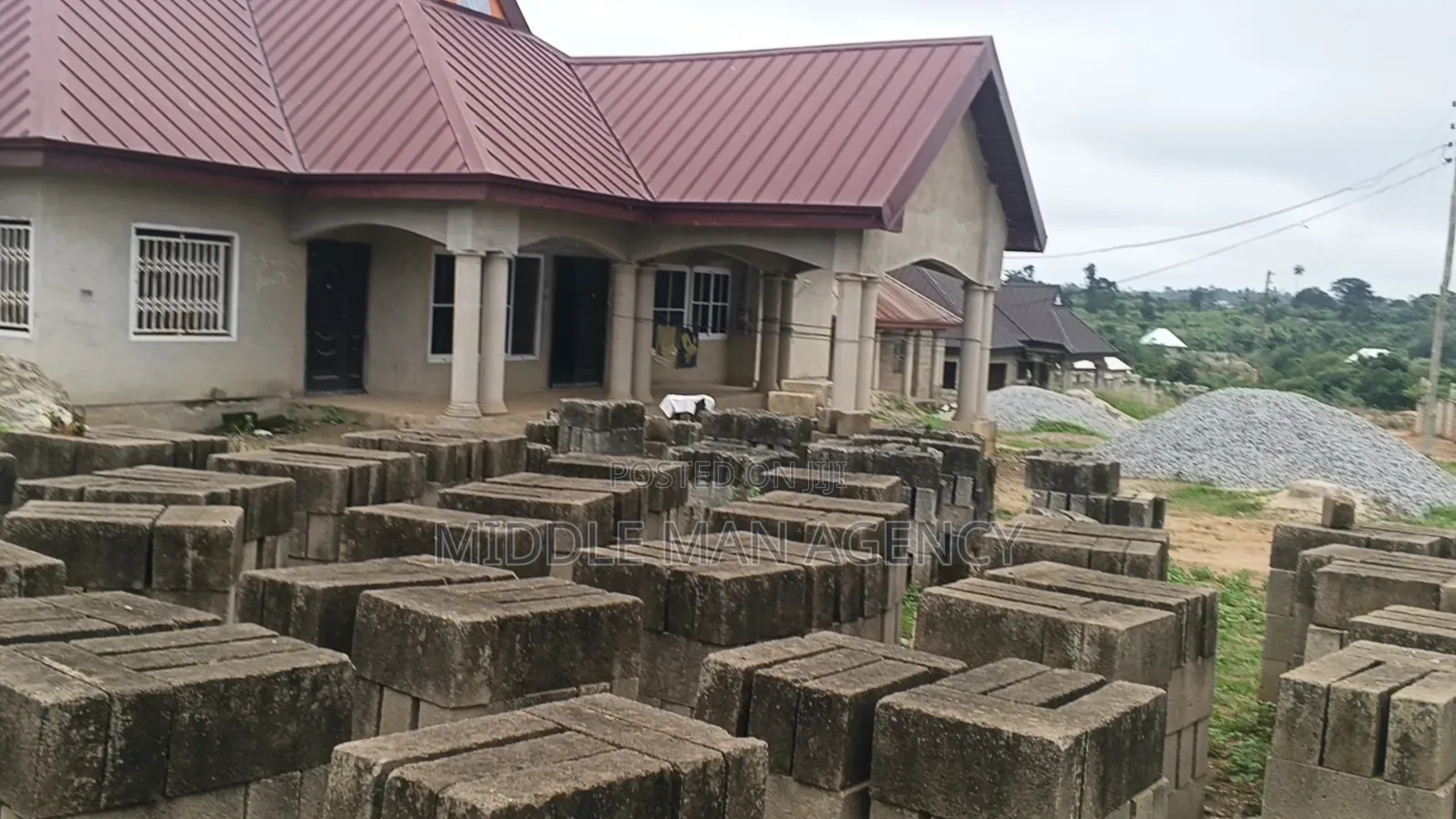 6bdrm House in Middle Man Agency, Ejisu-Juaben Municipal for sale