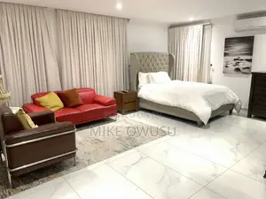 The Proton Residence -3 Bedroom Airbnb for Short Stays