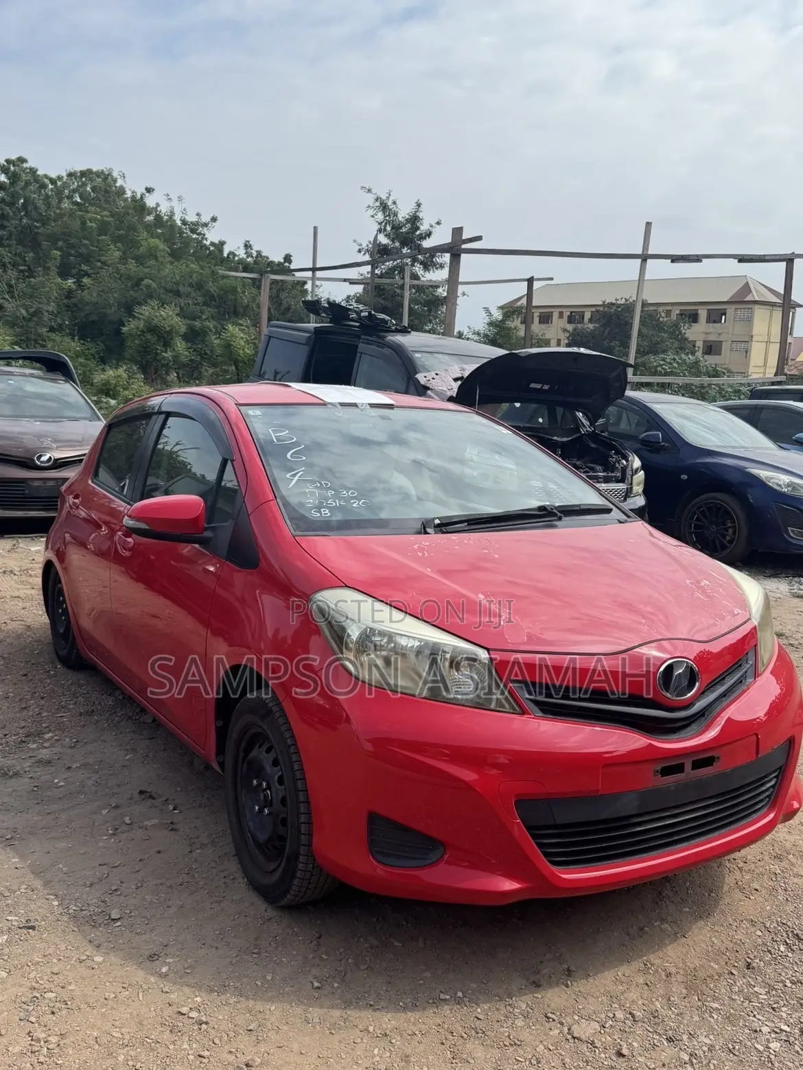 Toyota Vitz 1.3 AWD 3dr 2013 Red