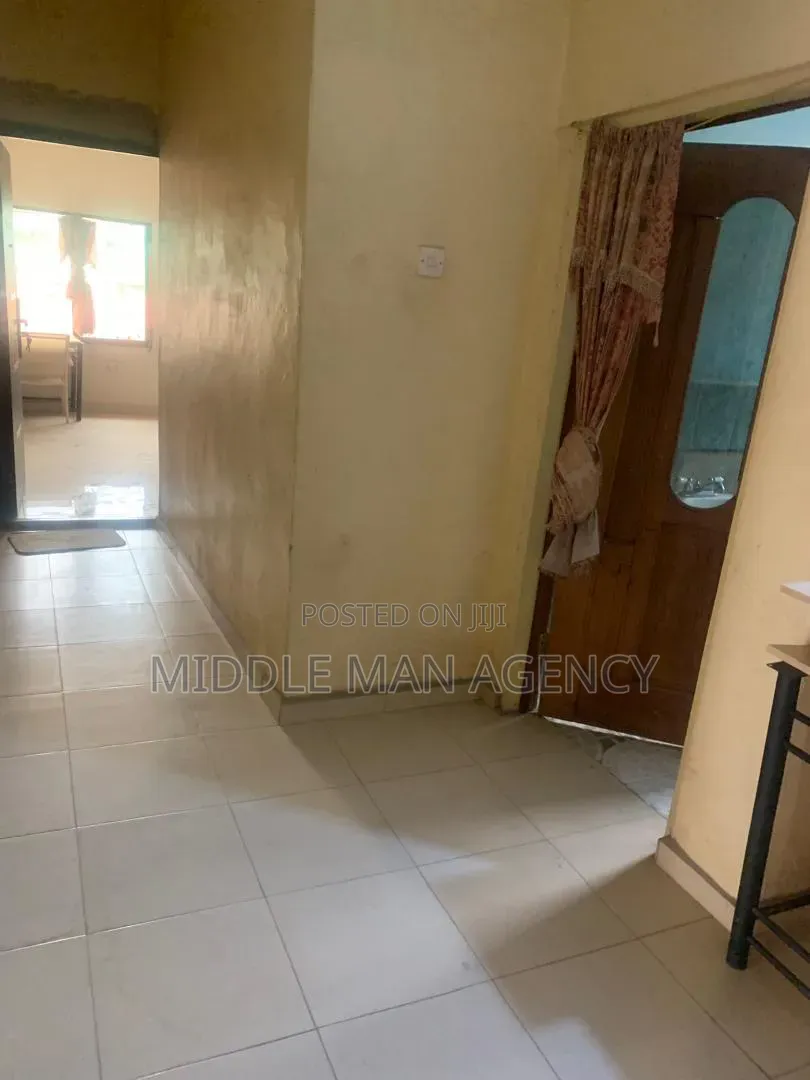 Furnished 6bdrm House in Middle Man Agency, Kumasi Metropolitan