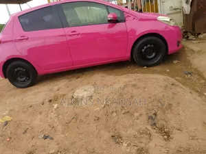 Toyota Vitz 1.3 AWD 5dr 2012 Pink