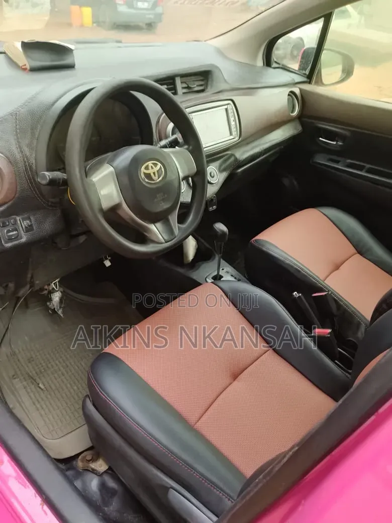 Toyota Vitz 1.3 AWD 5dr 2012 Pink