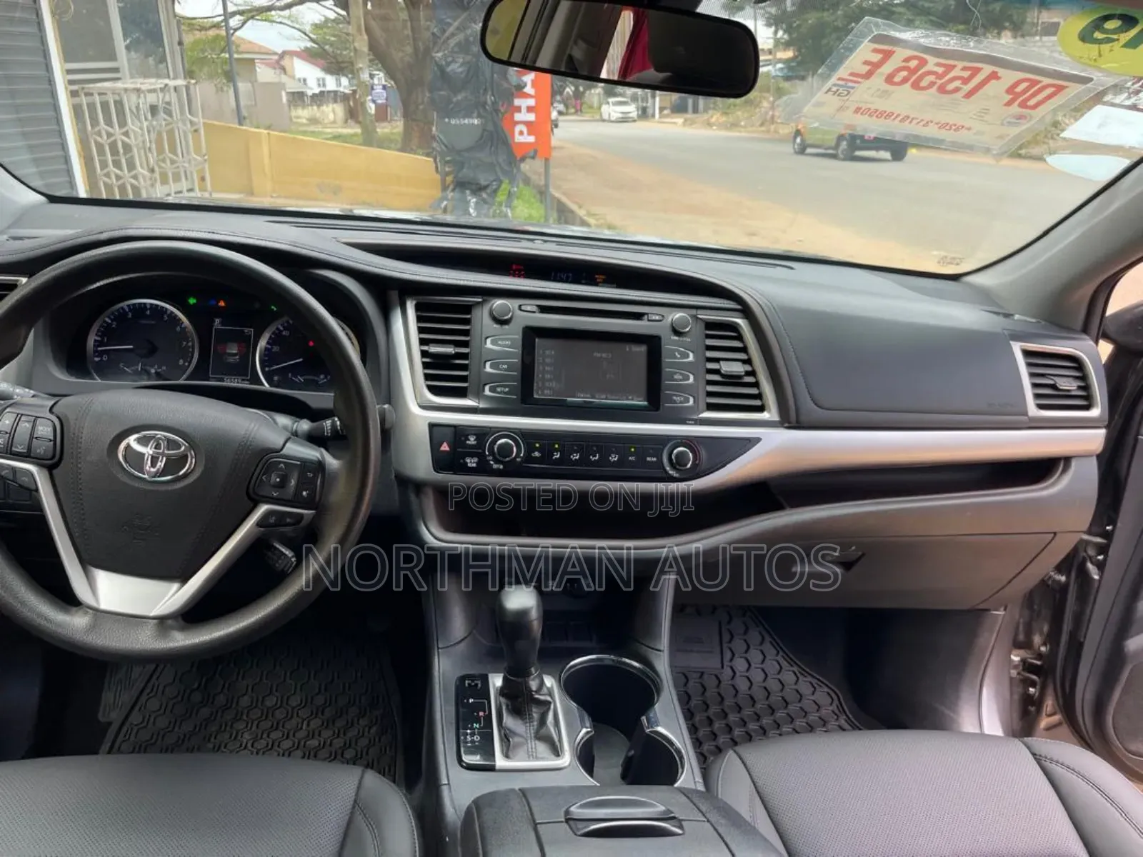 Toyota Highlander LE 2019 Brown