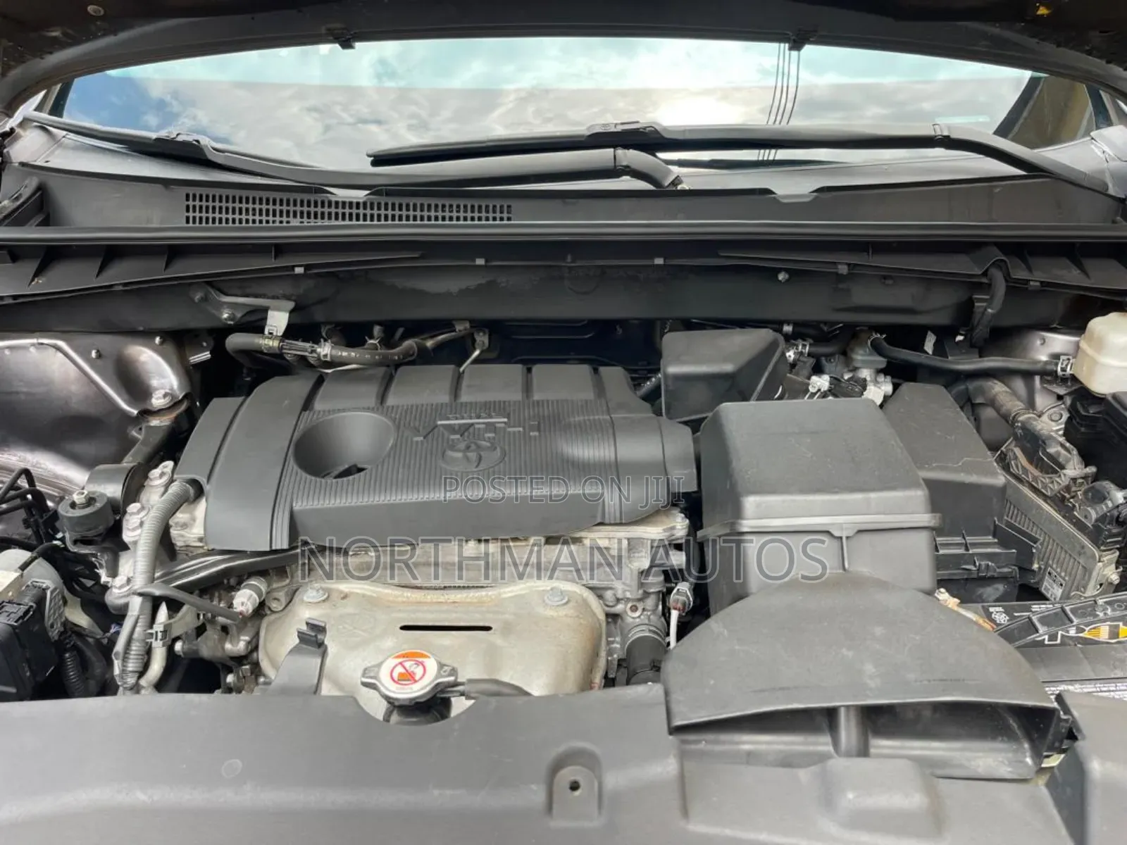Toyota Highlander LE 2019 Brown