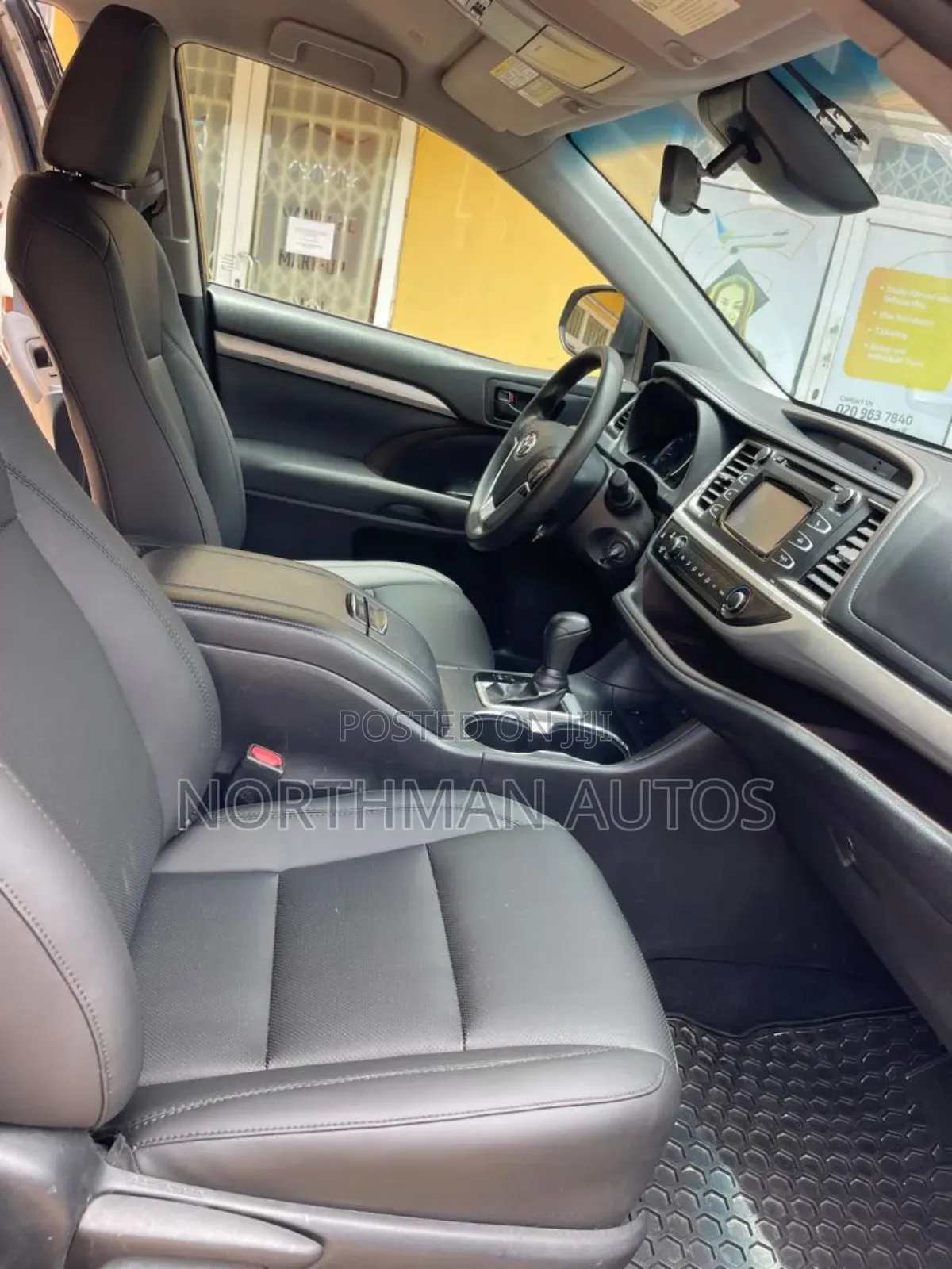 Toyota Highlander LE 2019 Brown