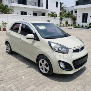 Toyota Vitz 2016