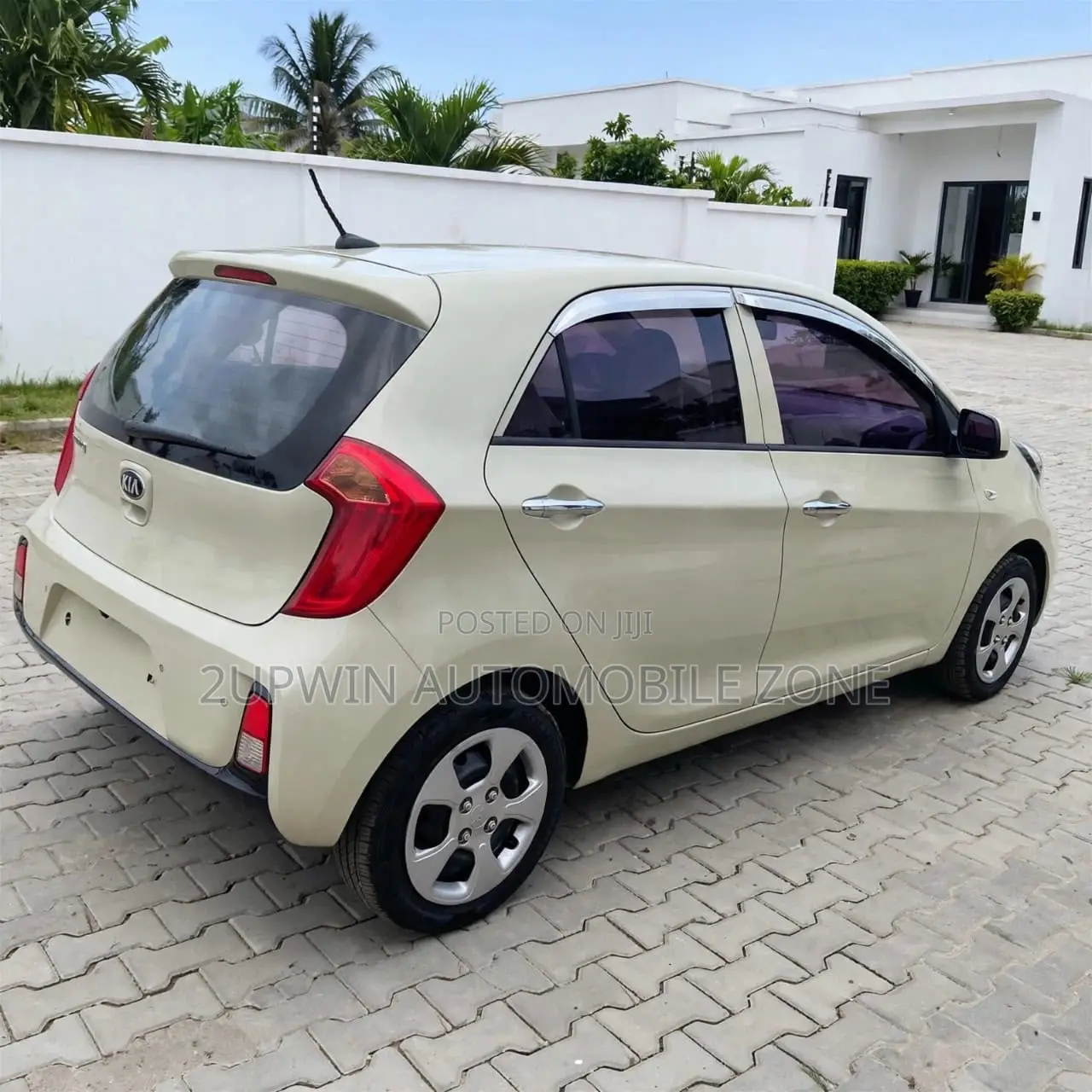 Toyota Vitz 2016