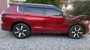 Mitsubishi Outlander SEL AWD 2025 Red