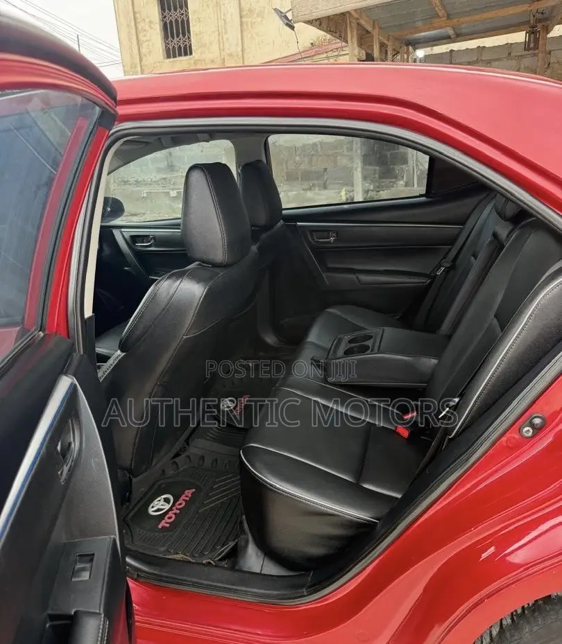 Toyota Corolla SE Special Edition 4dr Sedan (1.8L 4cyl CVT) 2017 Red