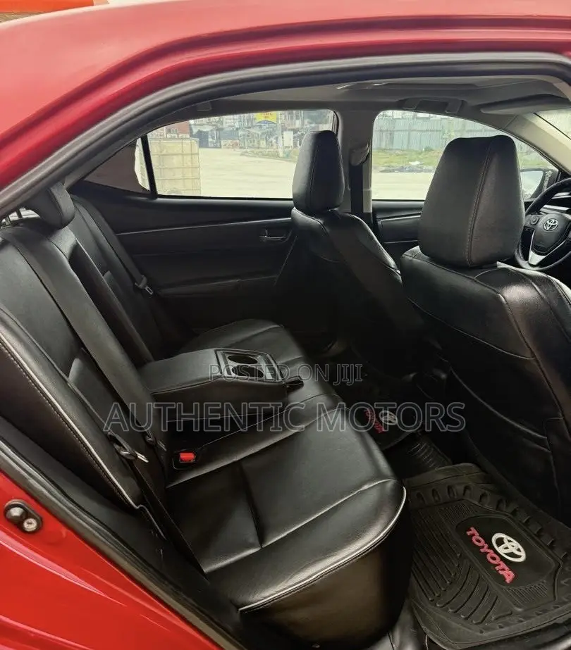Toyota Corolla SE Special Edition 4dr Sedan (1.8L 4cyl CVT) 2017 Red