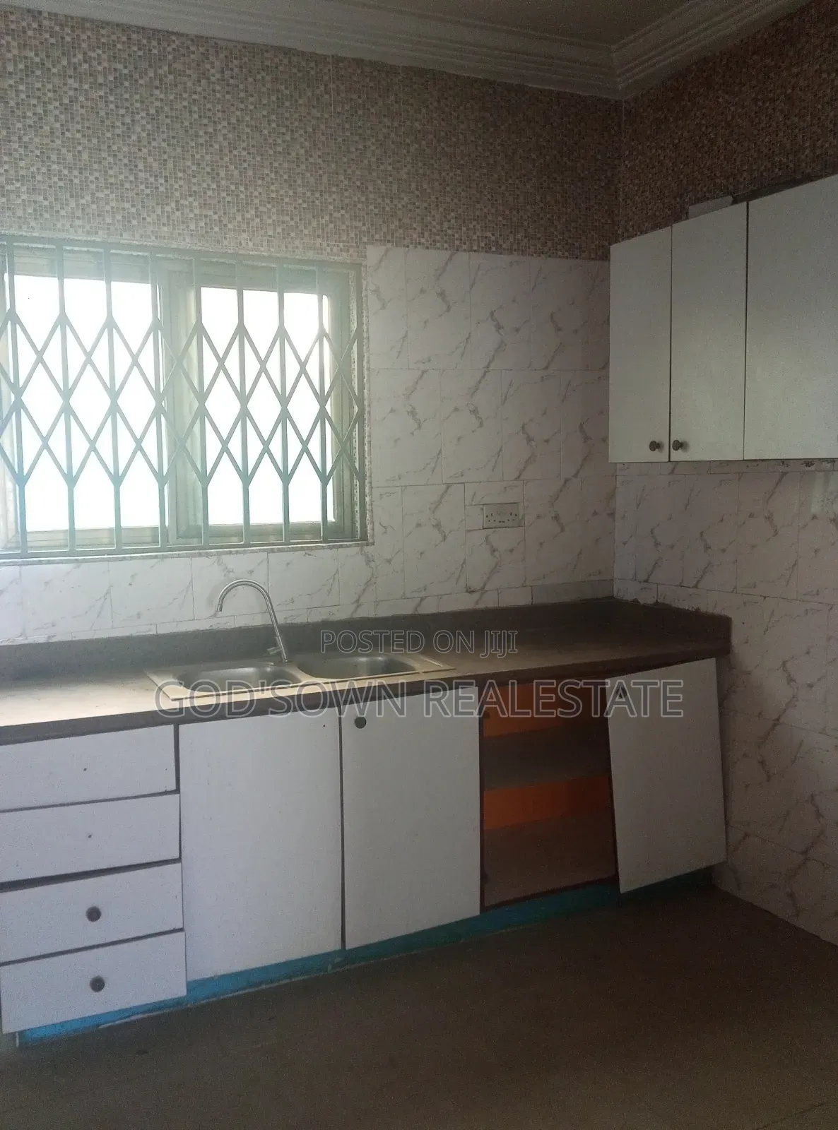 3bdrm Apartment in Obom Road, Kasoa for rent