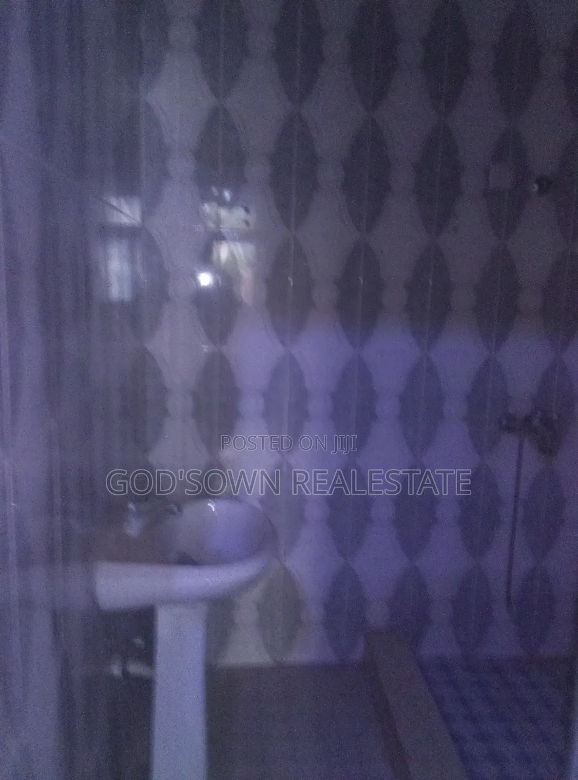 3bdrm Apartment in Obom Road, Kasoa for rent