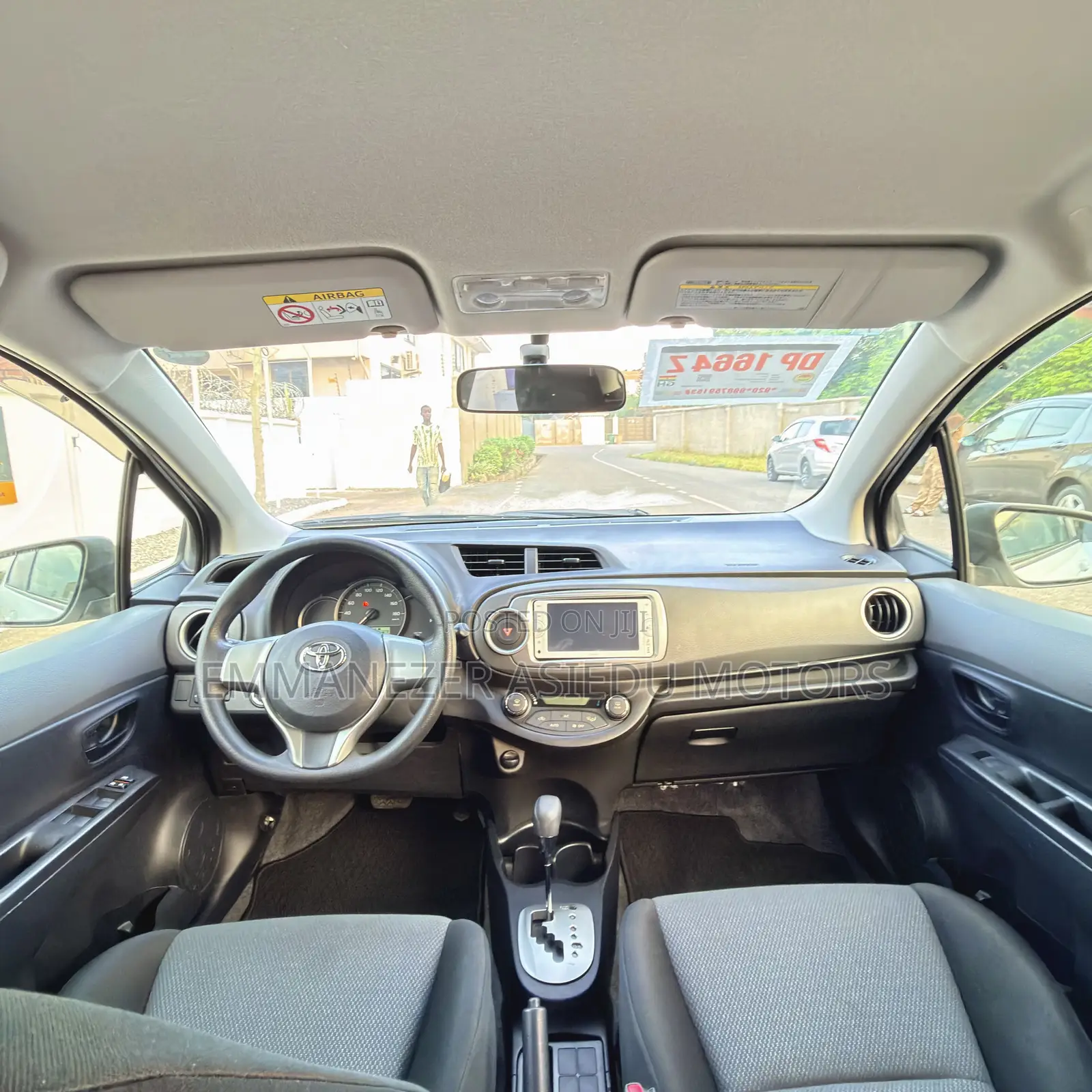 Toyota Vitz 1.3 FWD 5dr 2013 Pearl