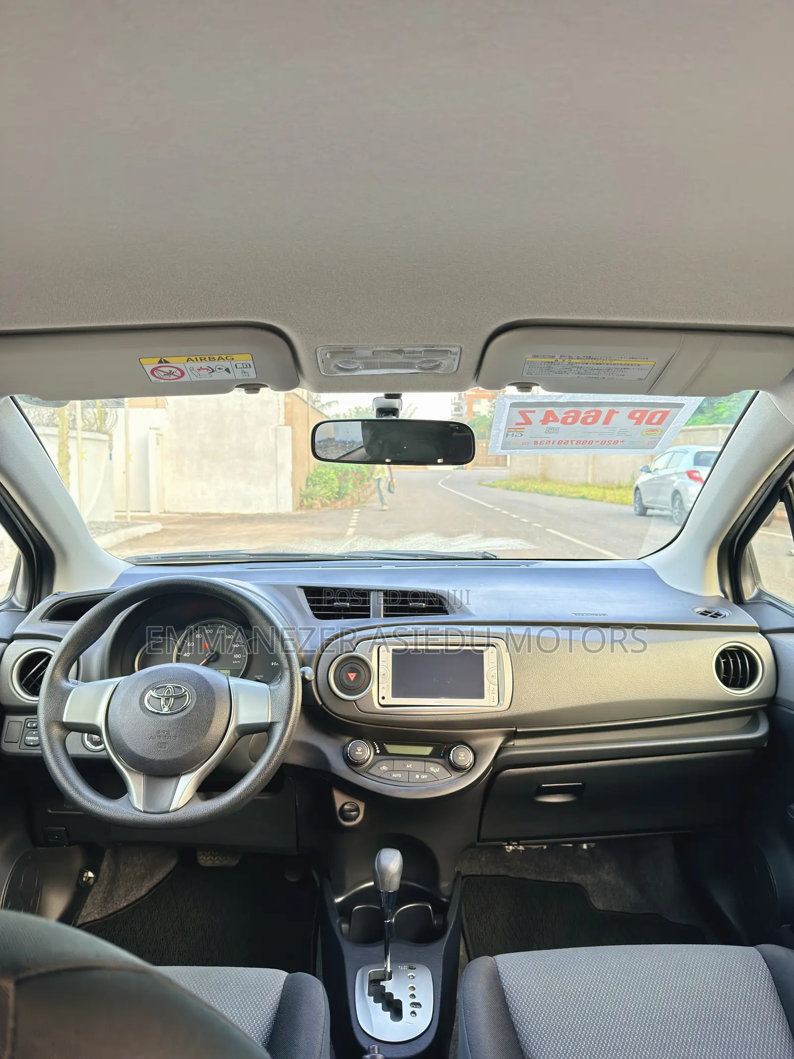 Toyota Vitz 1.3 FWD 5dr 2013 Pearl