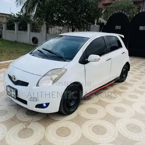 Toyota Vitz 2010 White