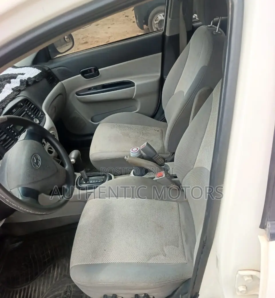 Hyundai Accent 2009 White
