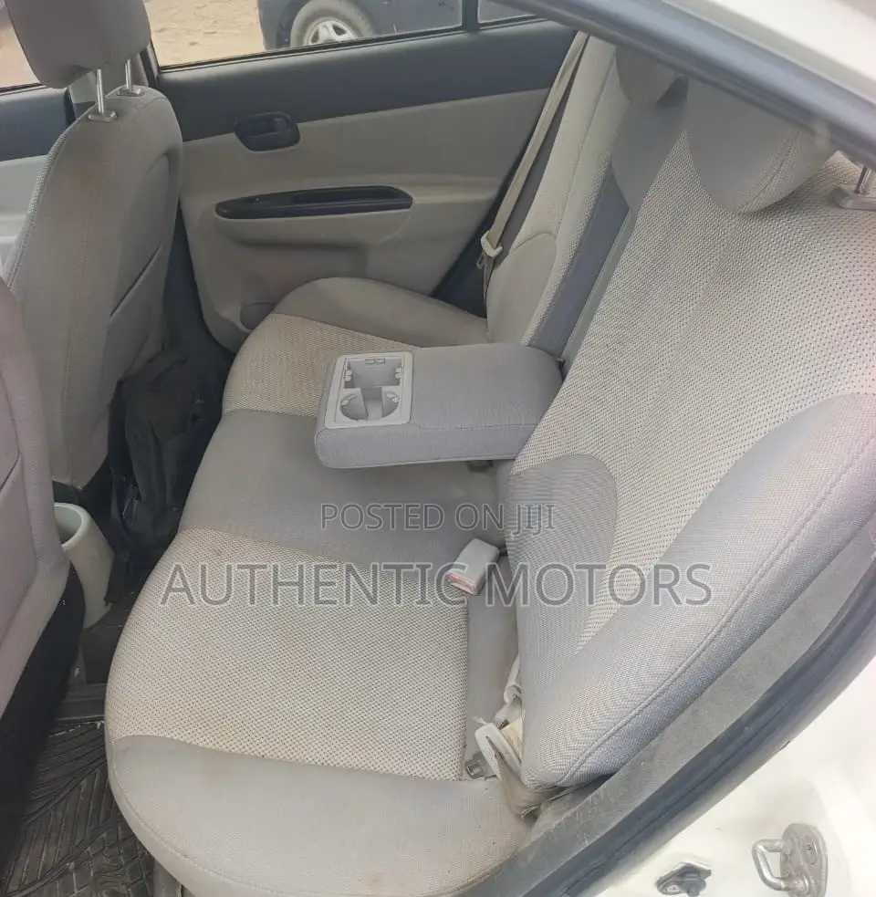 Hyundai Accent 2009 White