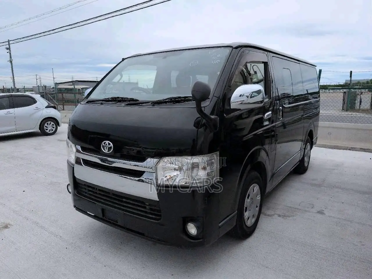 Toyota HiAce 2014 Black