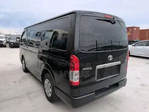 Toyota HiAce 2014 Black