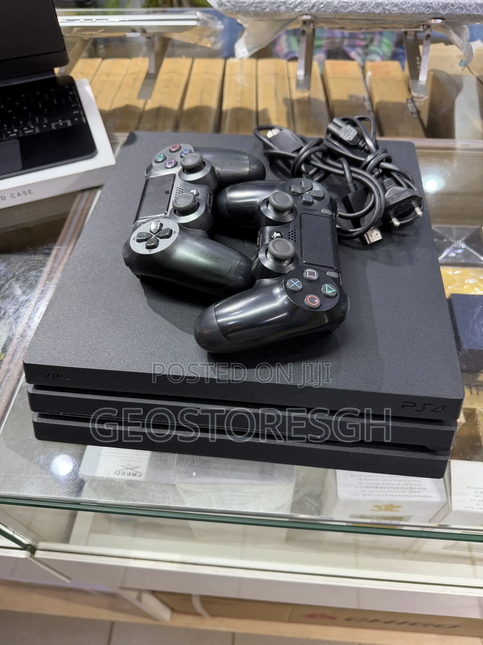 Ps4 Pro 1tb With 2 Controllers + 2 Latest Games