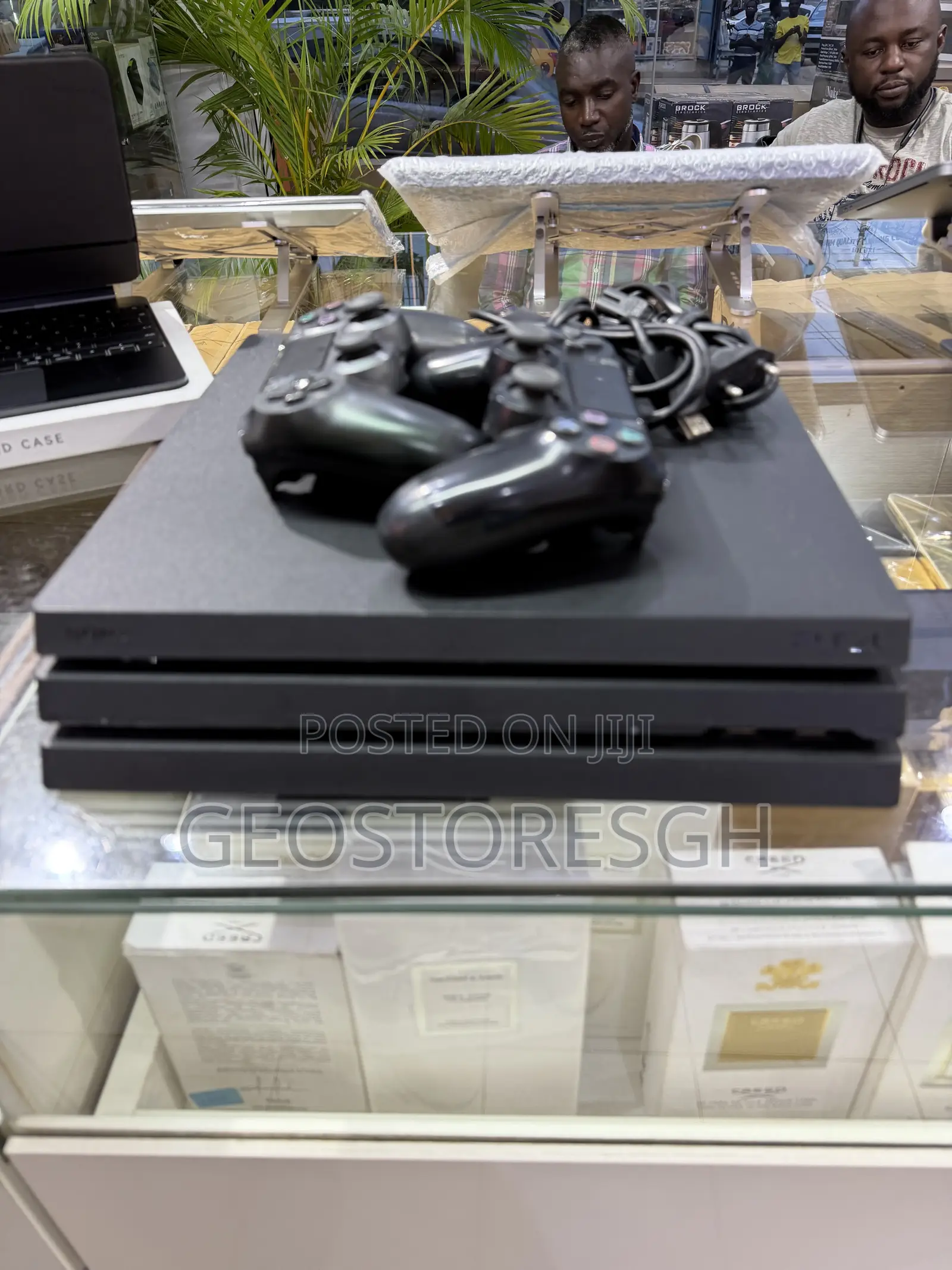 Ps4 Pro 1tb With 2 Controllers + 2 Latest Games