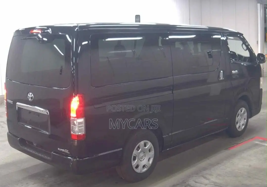 Toyota HiAce 2014 Black