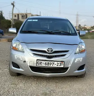 Toyota Belta 2010 Silver