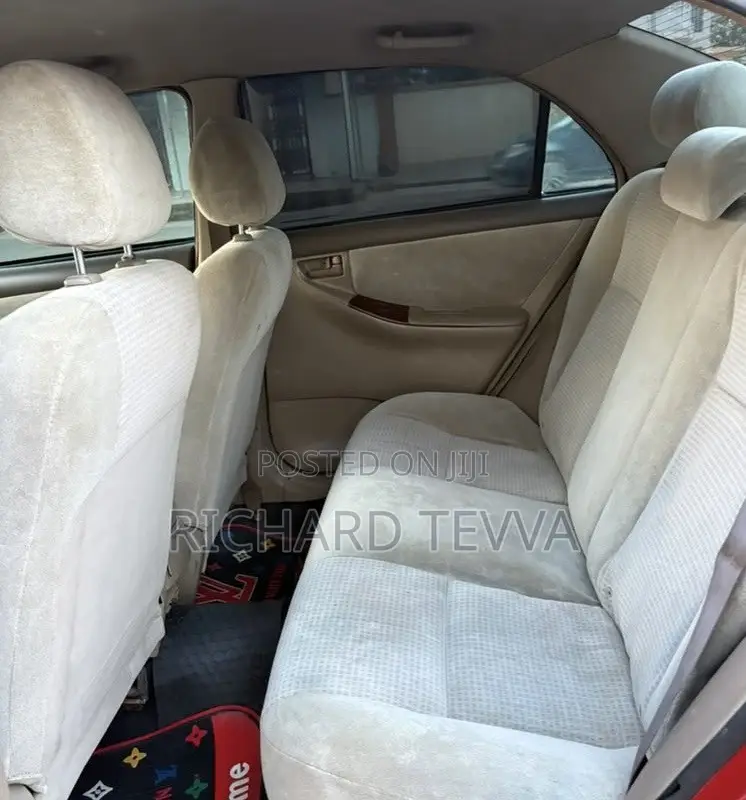 Toyota Belta 2010 Silver