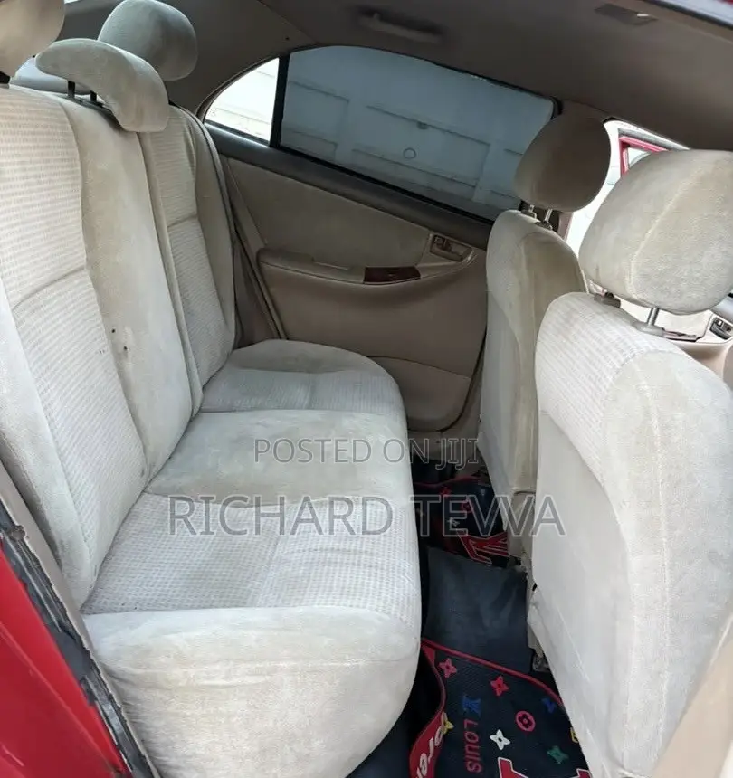 Toyota Belta 2010 Silver