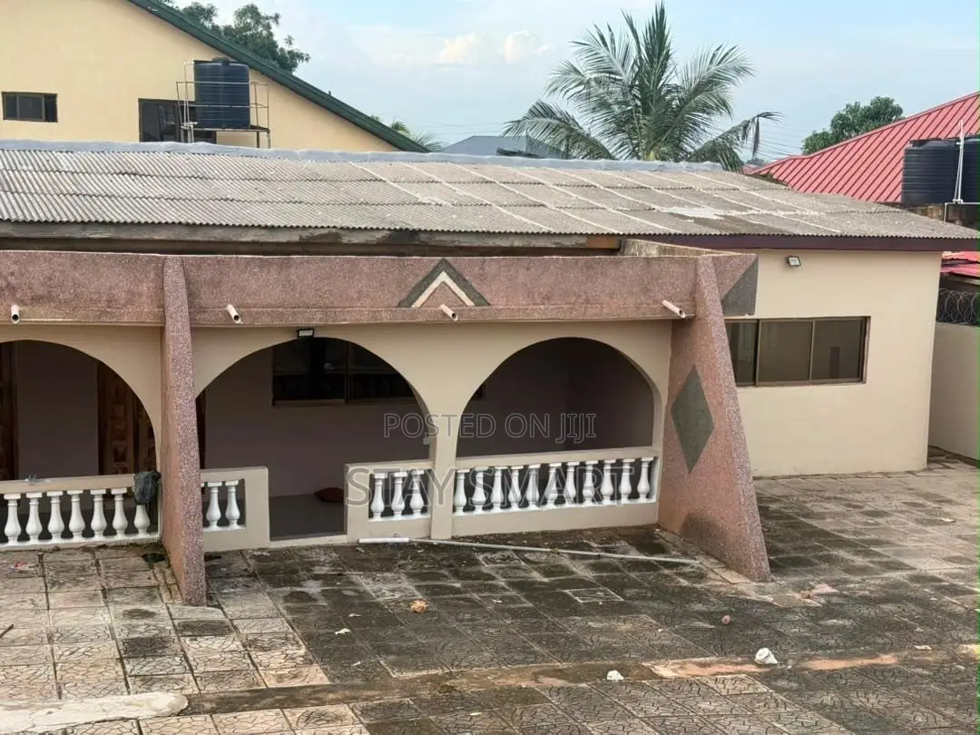 6bdrm House in Last Stop for sale