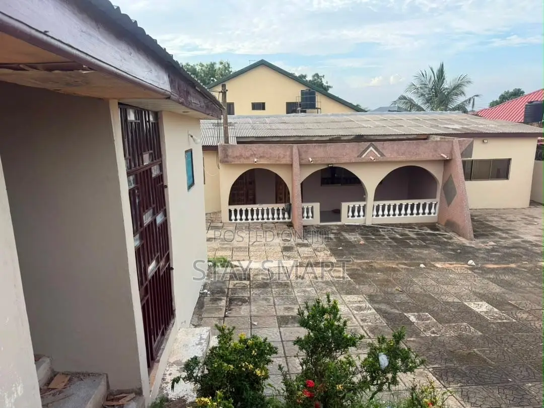 6bdrm House in Last Stop for sale