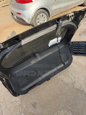Mitsubishi Outlander 2025-2026 Tailgate Complete