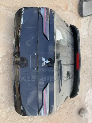 Mitsubishi Outlander 2025-2026 Tailgate Complete