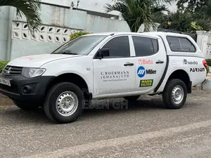 Mitsubishi L200 Double Cab 2.5 136hp 4WD 2012 White