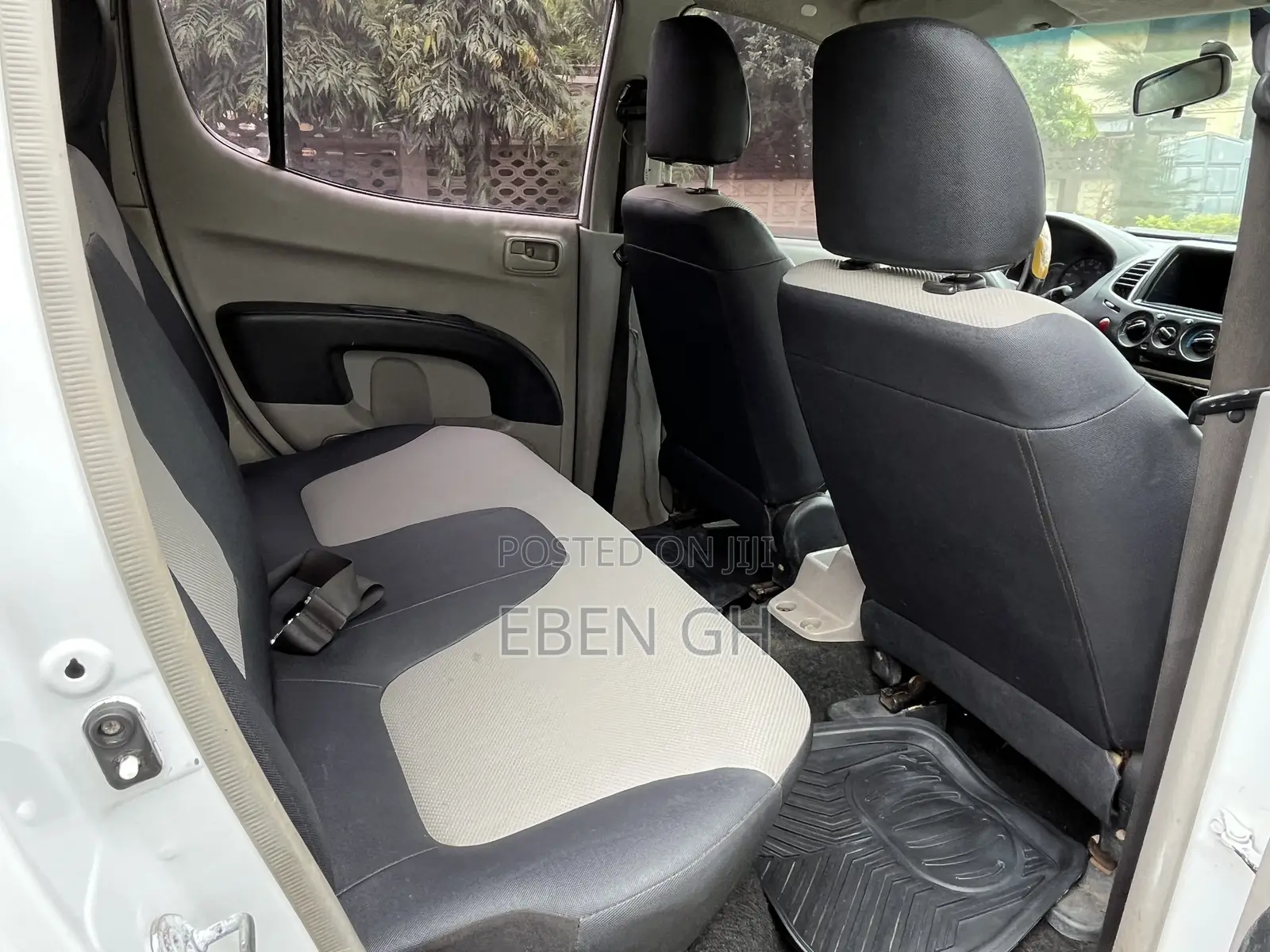 Mitsubishi L200 Double Cab 2.5 136hp 4WD 2012 White