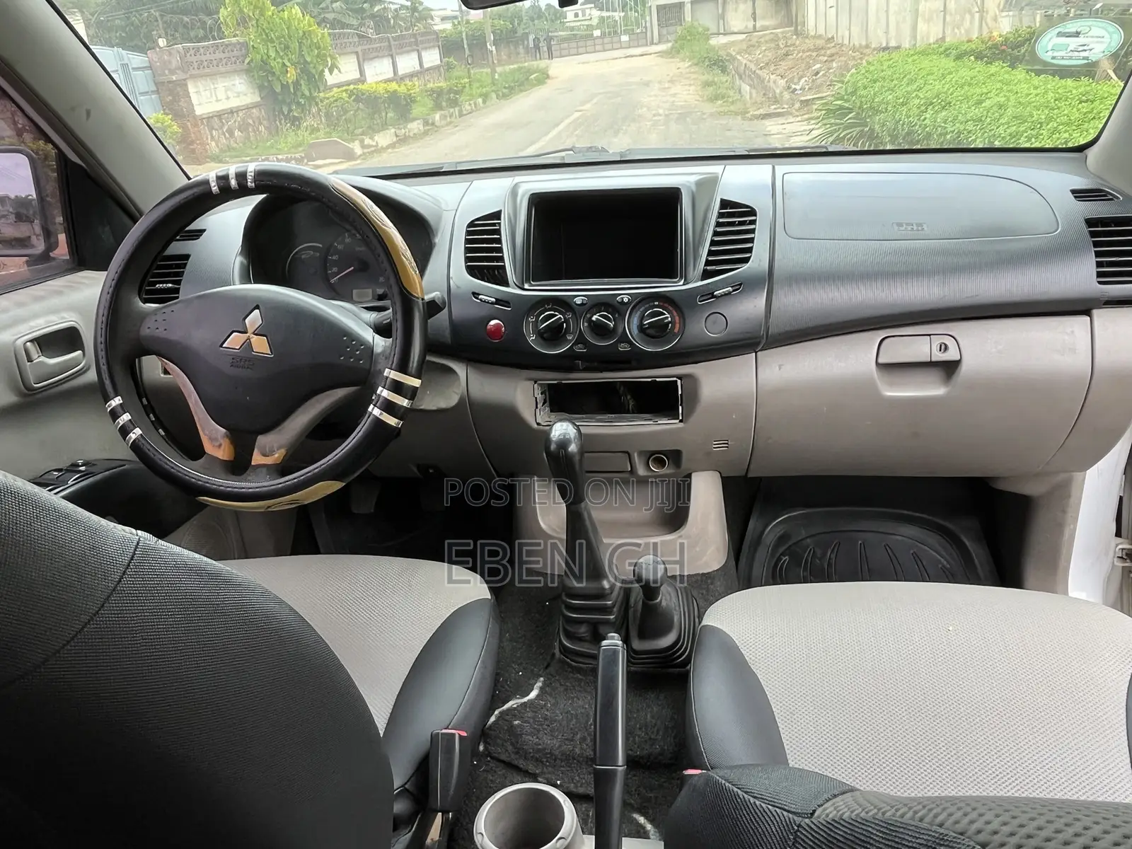 Mitsubishi L200 Double Cab 2.5 136hp 4WD 2012 White