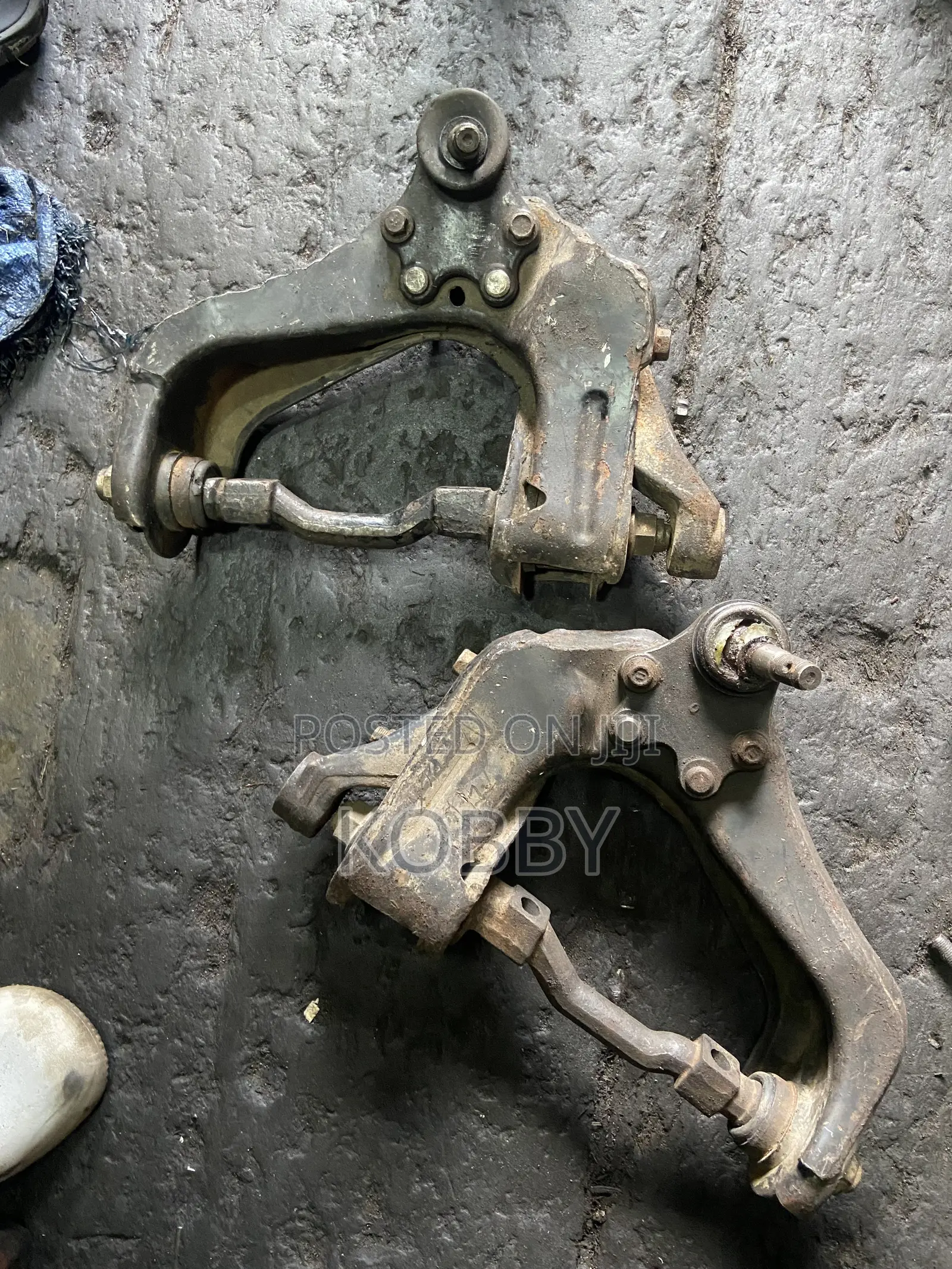Toyota Comota Upper Arm /Upper Control Arm